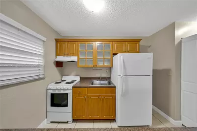 9751 Wayne Ave #6, Palmetto Bay, FL 33157 - Photo 5