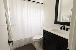 11 Redwood Cir, Plantation, FL 33317 - Photo 5