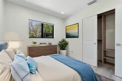 255 Grant Dr, Coral Gables, FL 33133 - Photo 17