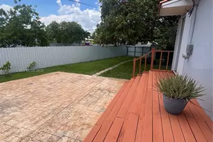 8370 SW 27th Ln, Miami, FL 33155 - Photo 15