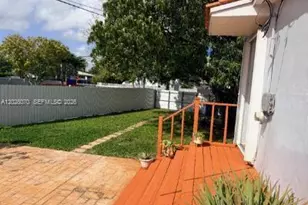8370 SW 27th Ln, Miami, FL 33155 - Photo 11