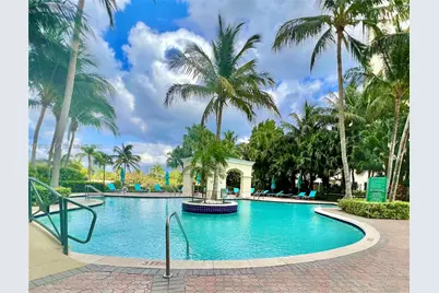 19501 W Country Club Dr #2313, Aventura, FL 33180 - Photo 3