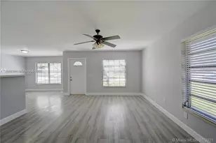 3673 W Valley Green Dr, Davie, FL 33328 - Photo 7