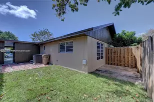 3673 W Valley Green Dr, Davie, FL 33328 - Photo 19