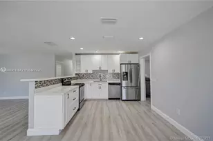 3673 W Valley Green Dr, Davie, FL 33328 - Photo 3