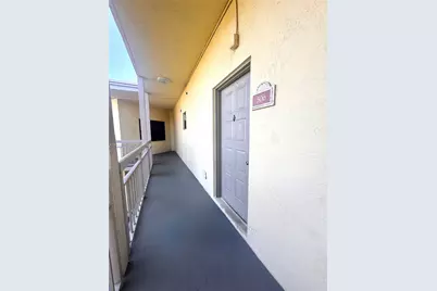 8290 Lake Dr #506, Doral, FL 33166 - Photo 3