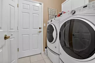 19018 NW 23rd Pl, Pembroke Pines, FL 33029 - Photo 9