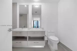 45 SW 9th St, Miami, FL 33130 - Photo 9