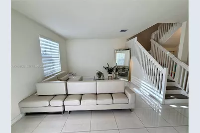 11445 W 33rd Ln, Hialeah, FL 33018 - Photo 5
