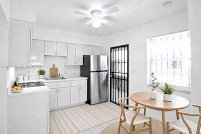 1570 NW 2nd St, Miami, FL 33125 - Photo 3