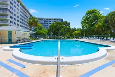 4330 Hillcrest Dr #916, Hollywood, FL 33021 - Photo 5