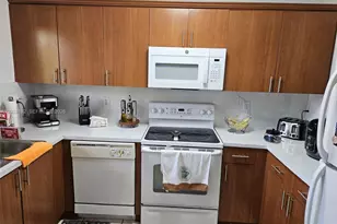 8394 SW 152nd Ave, Miami, FL 33193 - Photo 5