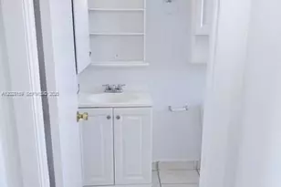 9460 Fontainebleau Blvd, Miami, FL 33172 - Photo 19
