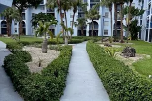 9460 Fontainebleau Blvd, Miami, FL 33172 - Photo 43