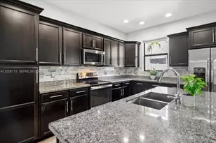 20975 NW 1st Ct, Pembroke Pines, FL 33029 - Photo 7