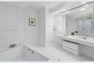18555 Collins Ave #5105, Sunny Isles Beach, FL 33160 - Photo 19