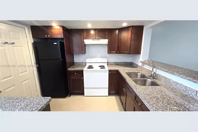 5335 NW 10th Ct #307, Plantation, FL 33313 - Photo 5