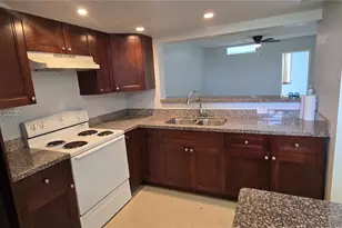 5335 NW 10th Ct, Plantation, FL 33313 - Photo 3