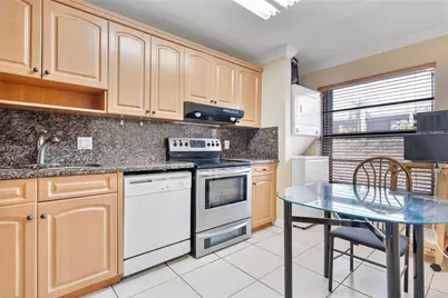 9942 NW 10th St #7, Pembroke Pines, FL 33024 - Photo 19