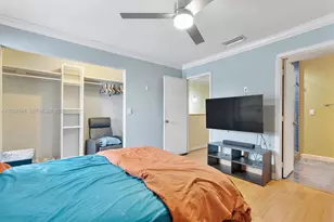 9942 NW 10th St, Pembroke Pines, FL 33024 - Photo 27