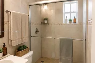 3956 W 9th Ct, Hialeah, FL 33012 - Photo 5