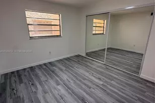 1555 W 44th Pl, Hialeah, FL 33012 - Photo 15