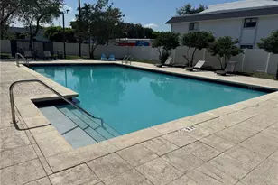 6195 NW 186th St, Hialeah, FL 33015 - Photo 11
