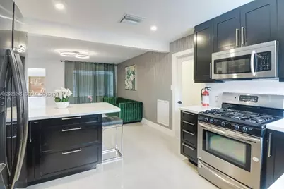 2215 Cleveland St, Hollywood, FL 33020 - Photo 13