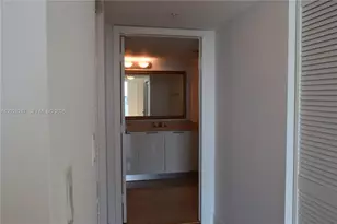 1800 N Bayshore Dr, Miami, FL 33132 - Photo 39