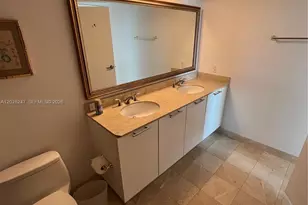 1800 N Bayshore Dr, Miami, FL 33132 - Photo 31