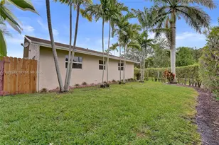 417 SE 4th St, Dania Beach, FL 33004 - Photo 31