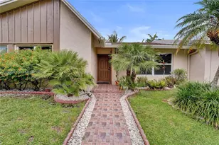 417 SE 4th St, Dania Beach, FL 33004 - Photo 1