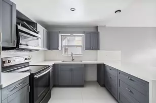 352 NW 41st St, Miami, FL 33127 - Photo 17