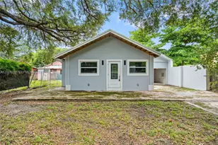 352 NW 41st St, Miami, FL 33127 - Photo 7