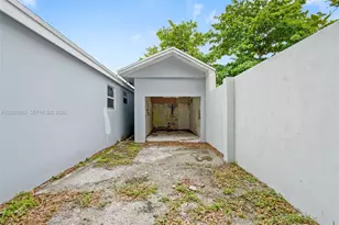 352 NW 41st St, Miami, FL 33127 - Photo 31