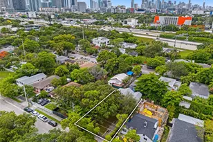 352 NW 41st St, Miami, FL 33127 - Photo 35