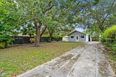 352 NW 41st St, Miami, FL 33127 - Photo 3