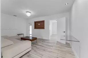4780 NW 6th St, Miami, FL 33126 - Photo 7