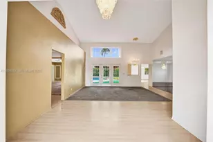 8860 Southern Orchard Rd S, Davie, FL 33328 - Photo 5