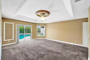 8860 Southern Orchard Rd S, Davie, FL 33328 - Photo 23