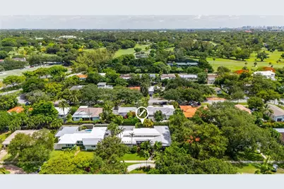 857 NE 98th St, Miami Shores, FL 33138 - Photo 3
