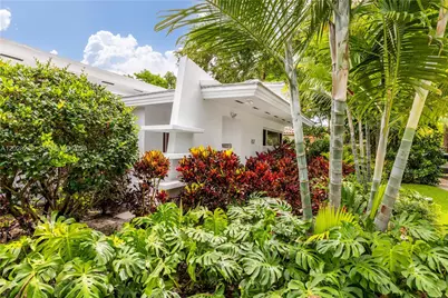 857 NE 98th St, Miami Shores, FL 33138 - Photo 9