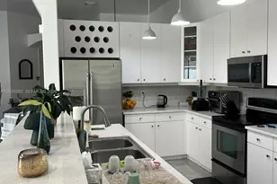 1120 Papaya St, Hollywood, FL 33019 - Photo 5