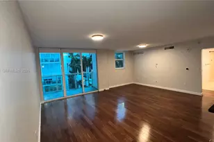 31 SE 5th St, Miami, FL 33131 - Photo 1