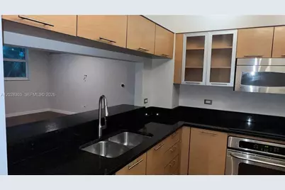 31 SE 5th St #411, Miami, FL 33131 - Photo 3