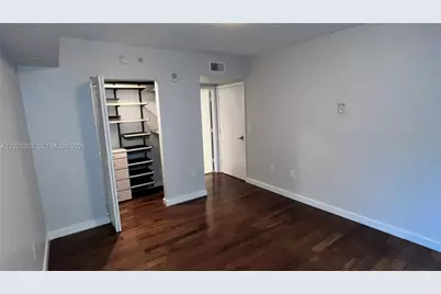 31 SE 5th St #411, Miami, FL 33131 - Photo 19