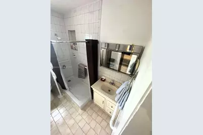 252 E 37th St, Hialeah, FL 33013 - Photo 29