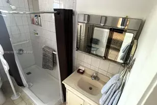252 E 37th St, Hialeah, FL 33013 - Photo 29