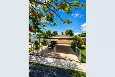 252 E 37th St, Hialeah, FL 33013 - Photo 5