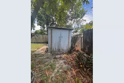 252 E 37th St, Hialeah, FL 33013 - Photo 51